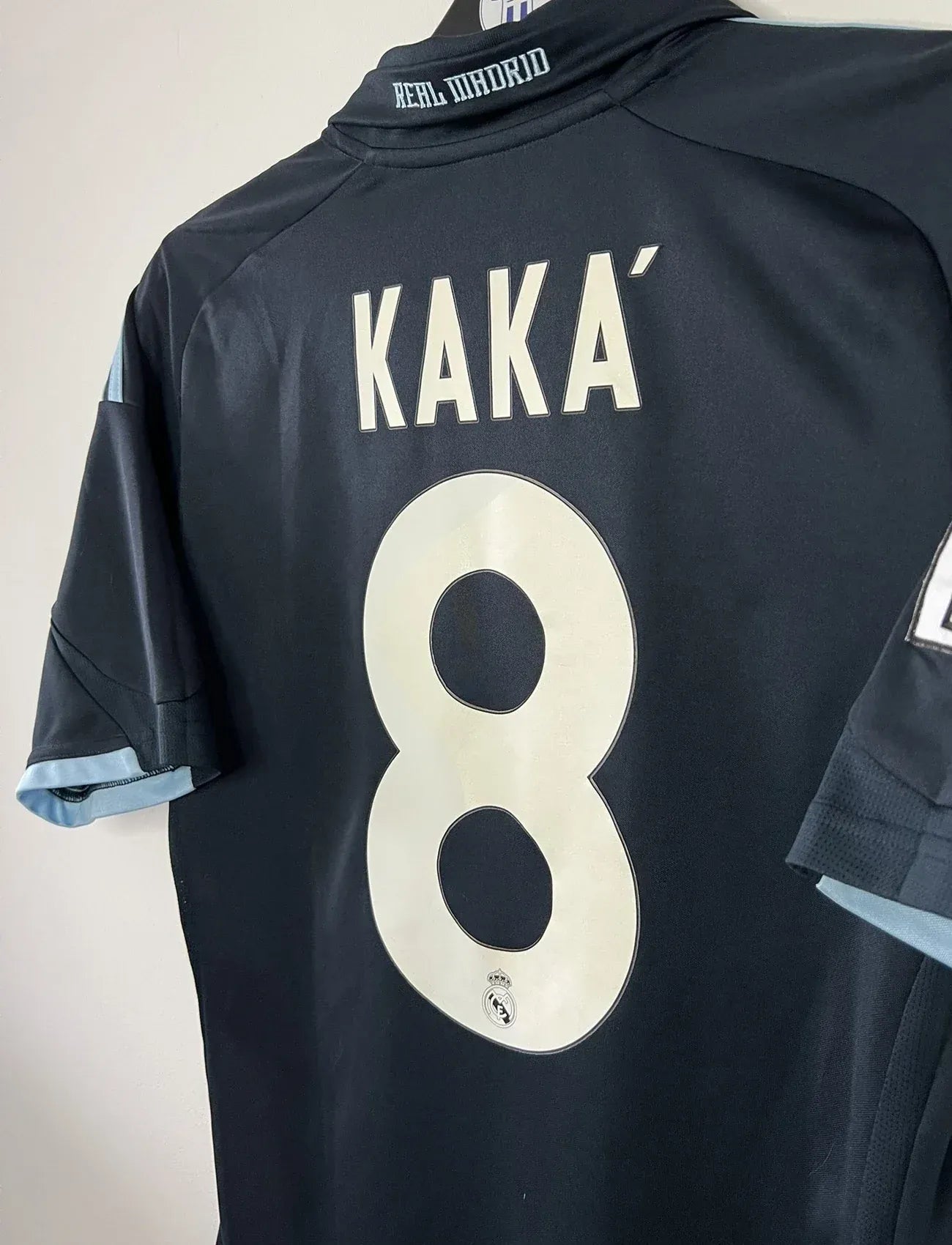 MAILLOT Real Madrid extérieur #8 Kaka 2009/2010